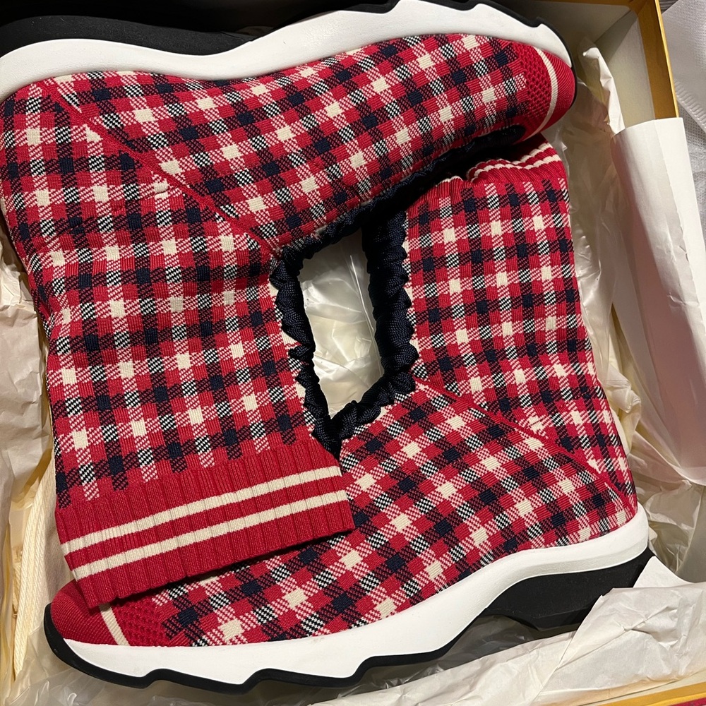 Fendi Yellow Shoe Box - Picture 1 of 3